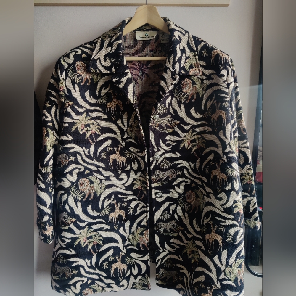 Erin London Vintage blazer in a gorgeous safari print